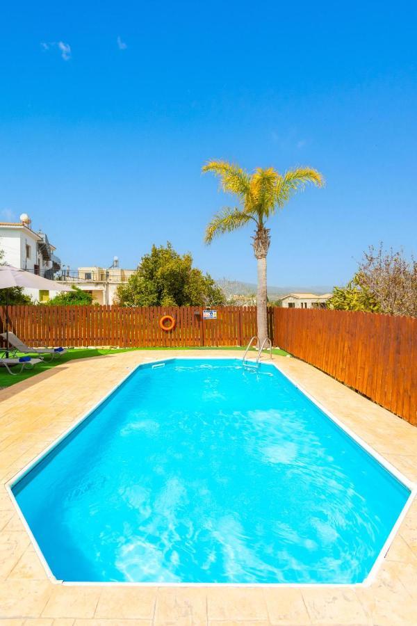 הוילה נאו חוריו Yiangos House מראה חיצוני תמונה