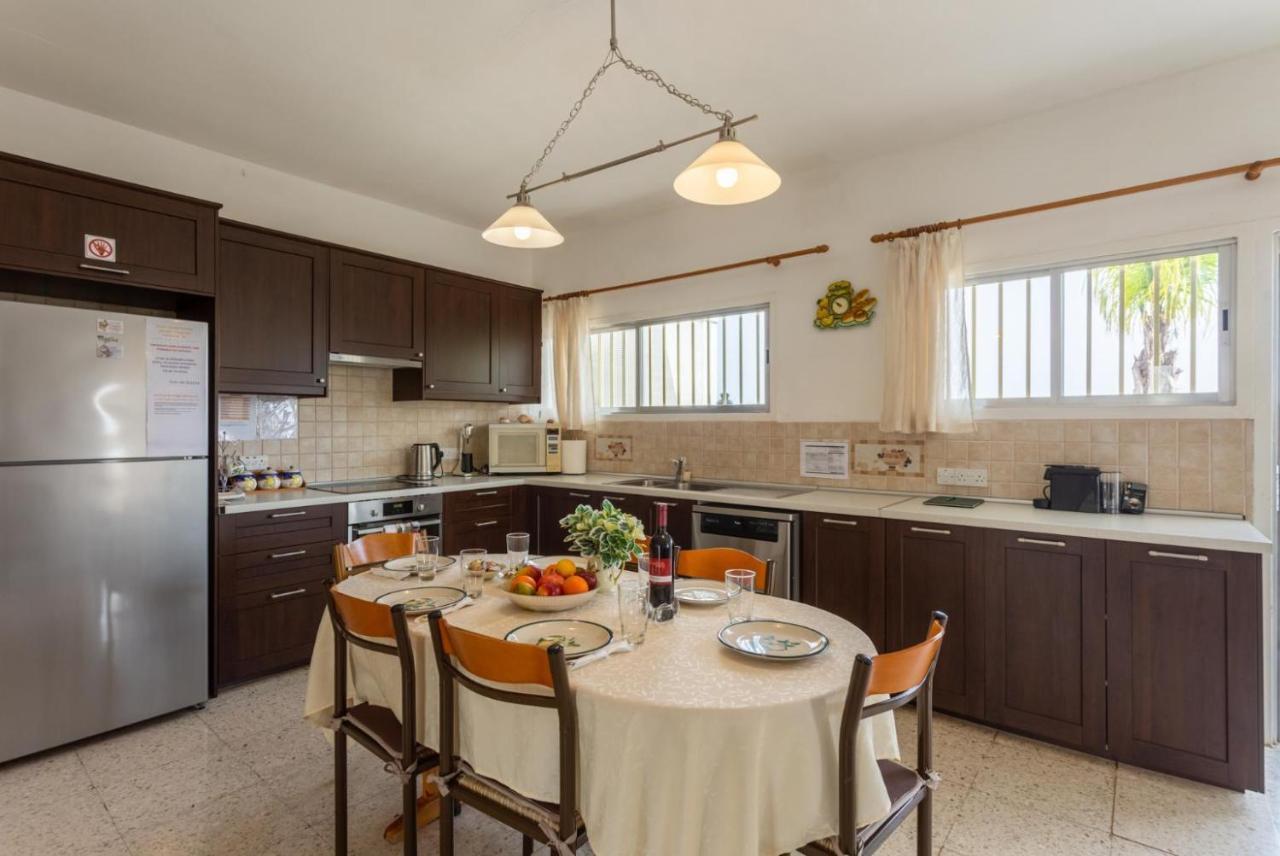 הוילה נאו חוריו Yiangos House מראה חיצוני תמונה