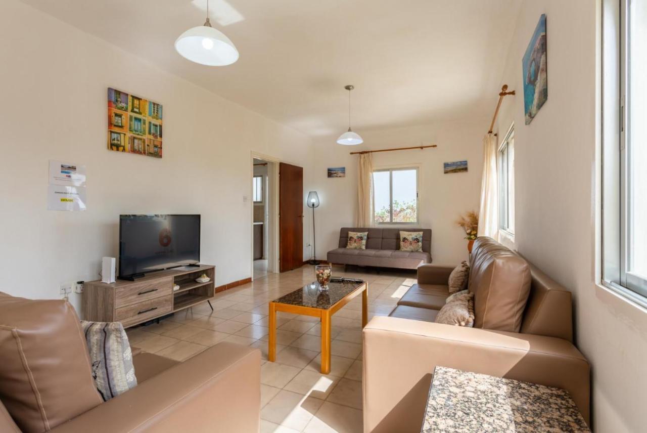 הוילה נאו חוריו Yiangos House מראה חיצוני תמונה